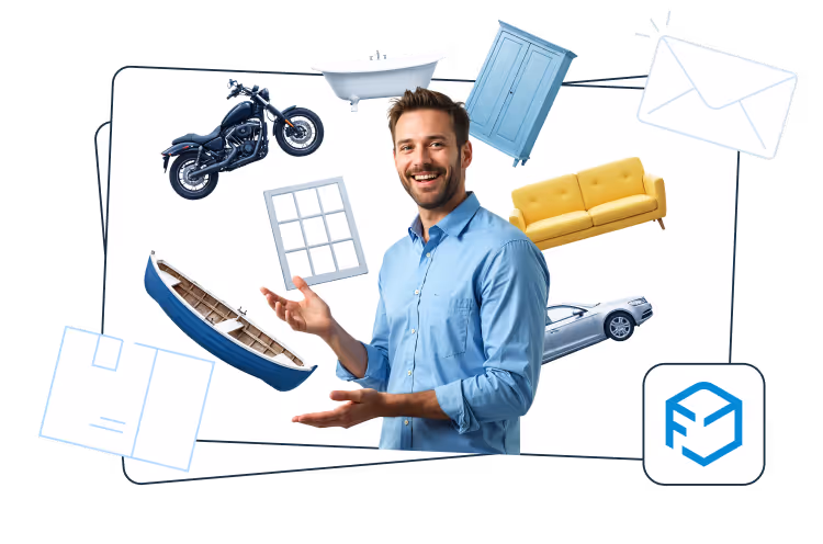 Uśmiechnięty mężczyzna w niebieskiej koszuli stoi na pierwszym planie i gestykuluje rękami, wokół niego unoszą się różne przedmioty, w tym motocykl, wanna, szafa, sofa, kajak, okno, samochód i koperta; w tle stylizowane nakładające się kształty oraz w prawym dolnym rogu widoczne logo Furgonetka.