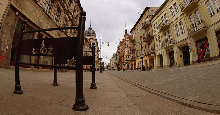 Jak zorganizować transport na trasie Warszawa - Łódź