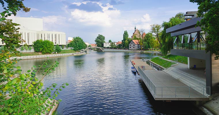 Jak zorganizować transport na trasie Warszawa - Bydgoszcz