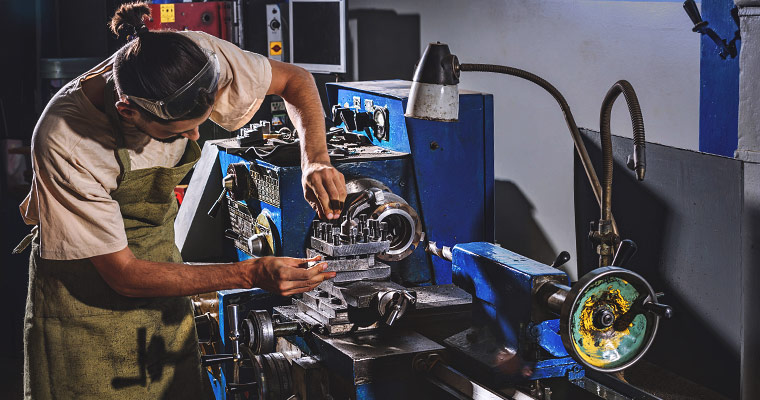 Jak przewozić maszyny przemysłowe?