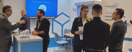 furgonetka-na-targach-franczyza-expo-i-etrade-show-2022-short